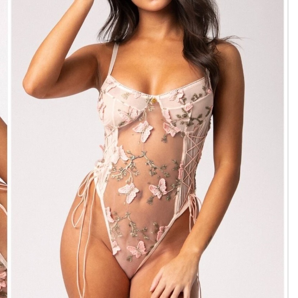 Aurelia Intimates Violante One Piece Lingerie Peach Butterflies Womens Small NWT